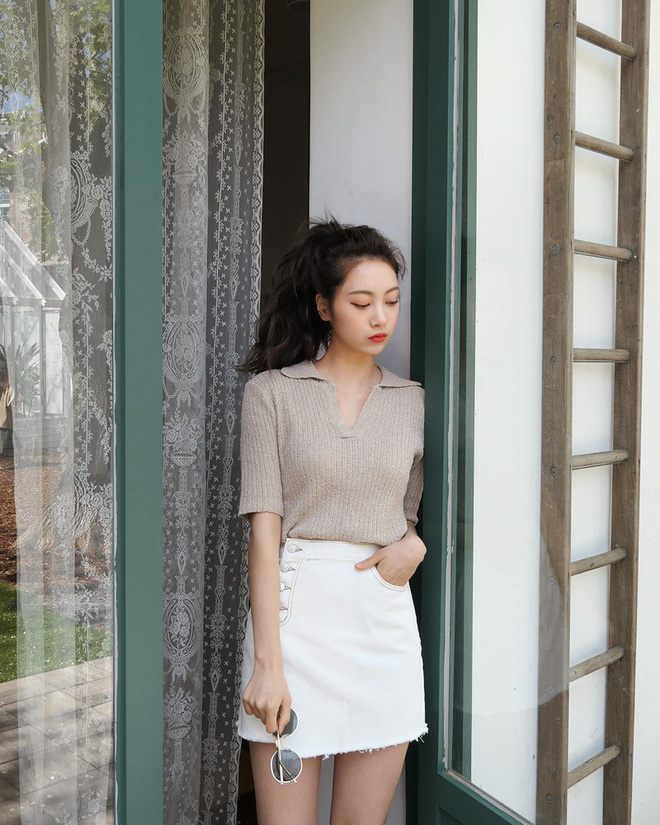 Chán áo phông cổ tròn, hãy thử đổi gió sang kiểu áo cổ bẻ này xem sao